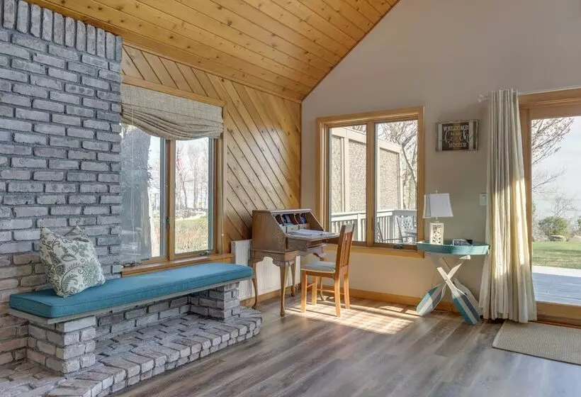 Amazing Rocky Point Retreat Overlooking The Sound!