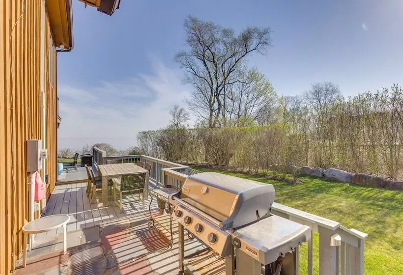 Amazing Rocky Point Retreat Overlooking The Sound!