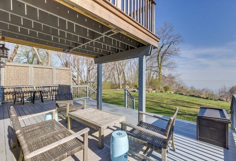 Amazing Rocky Point Retreat Overlooking The Sound!