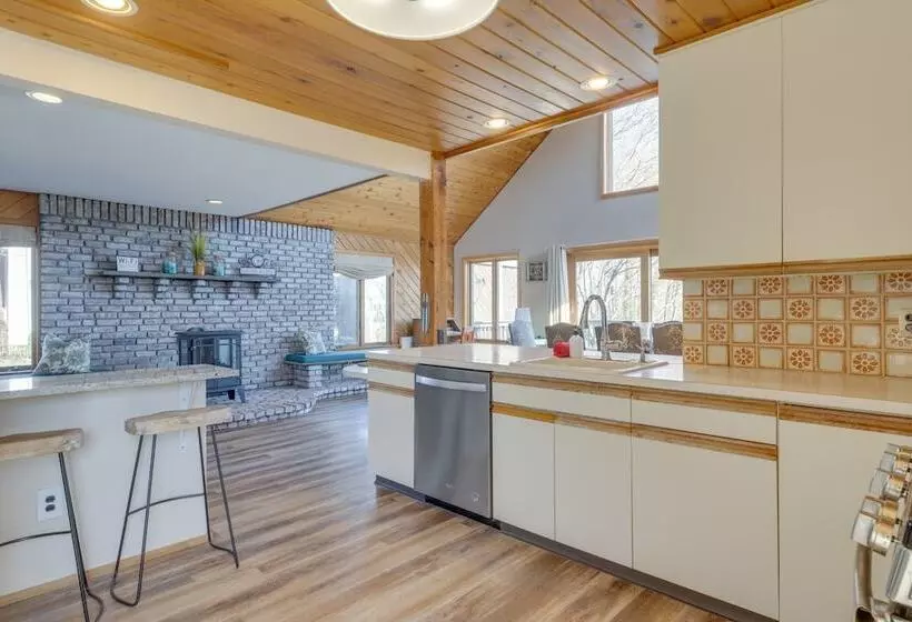 Amazing Rocky Point Retreat Overlooking The Sound!