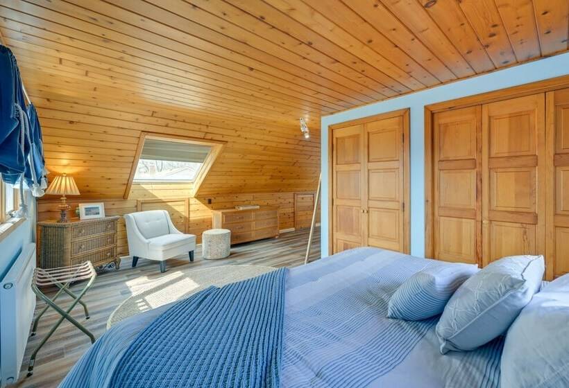 Amazing Rocky Point Retreat Overlooking The Sound!