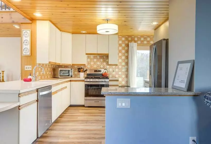 Amazing Rocky Point Retreat Overlooking The Sound!