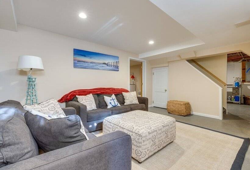 Amazing Rocky Point Retreat Overlooking The Sound!