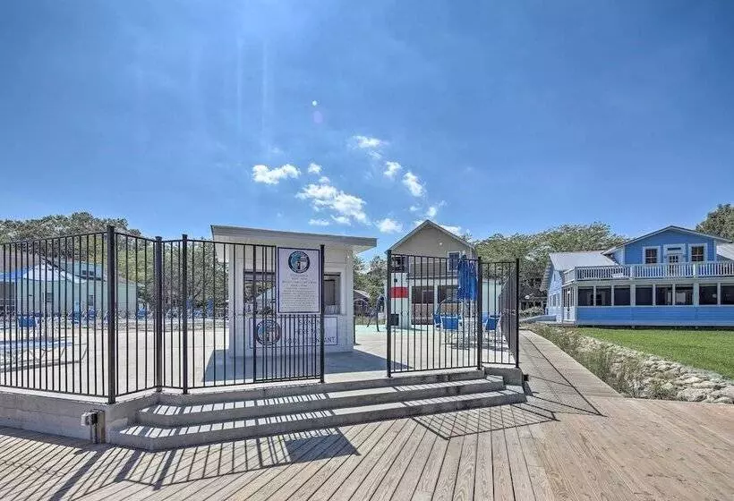 Bright & Airy Home: Chef S Kitchen & Pro Decor!