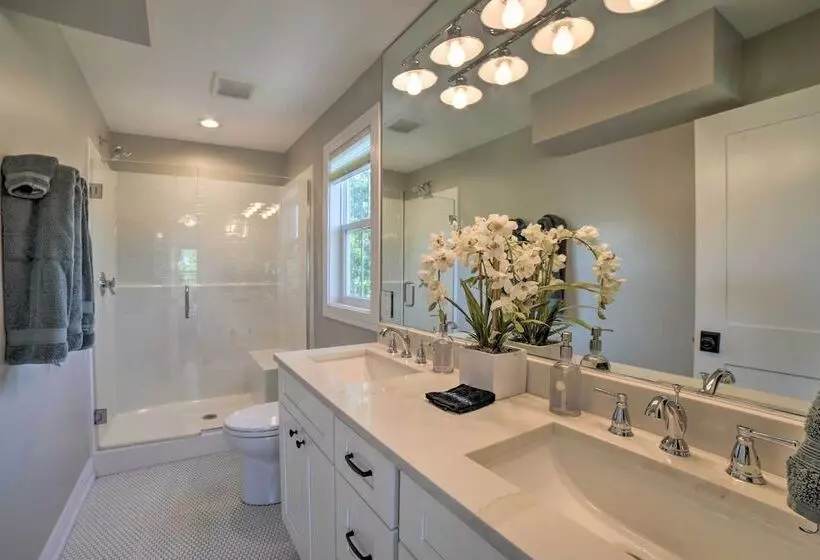 Bright & Airy Home: Chef S Kitchen & Pro Decor!