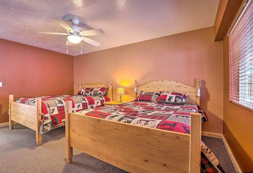 Bright & Cozy Duck Creek Cabin W/ Grill & Fire Pit