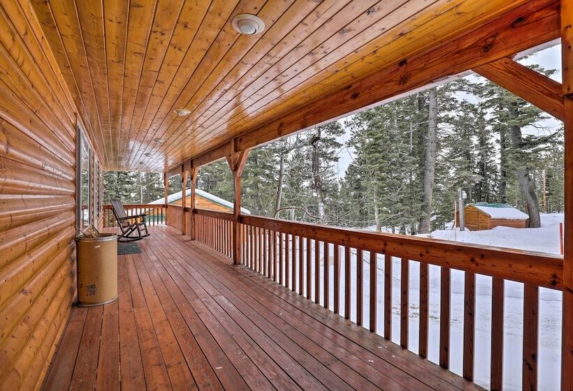 Bright & Cozy Duck Creek Cabin W/ Grill & Fire Pit