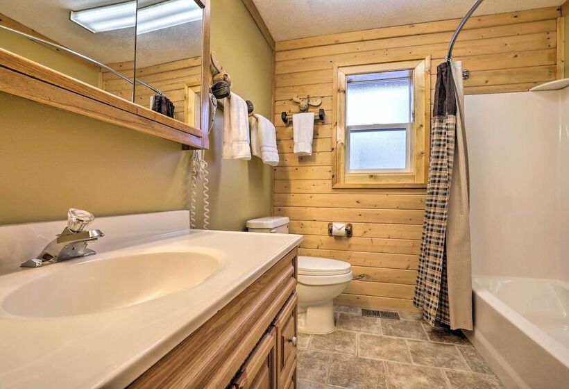 Bright & Cozy Duck Creek Cabin W/ Grill & Fire Pit