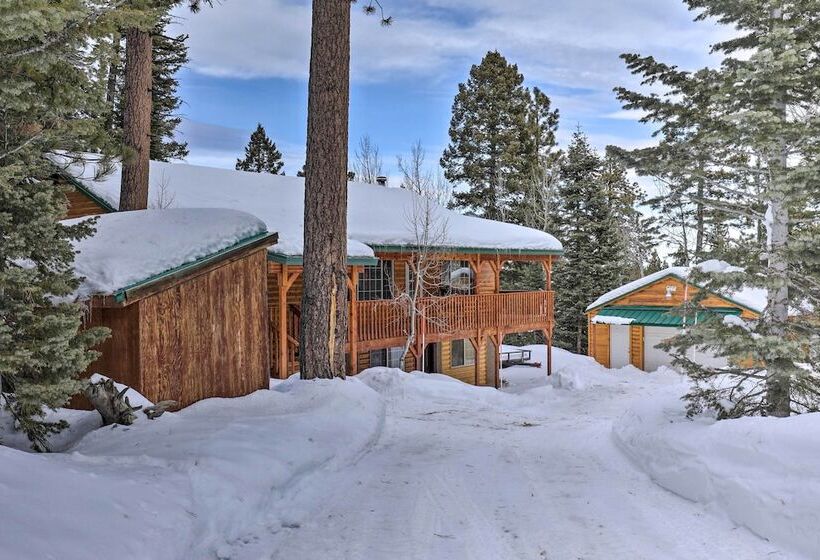 Bright & Cozy Duck Creek Cabin W/ Grill & Fire Pit