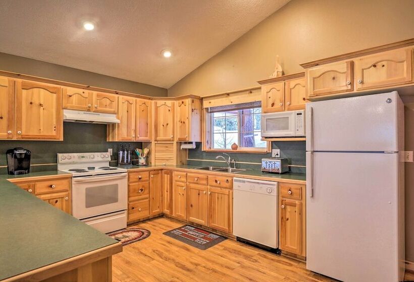 Bright & Cozy Duck Creek Cabin W/ Grill & Fire Pit