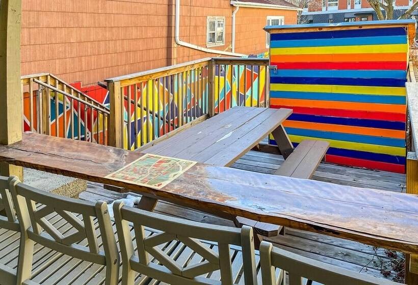 Central Milwaukee Home W/ Hot Tub!