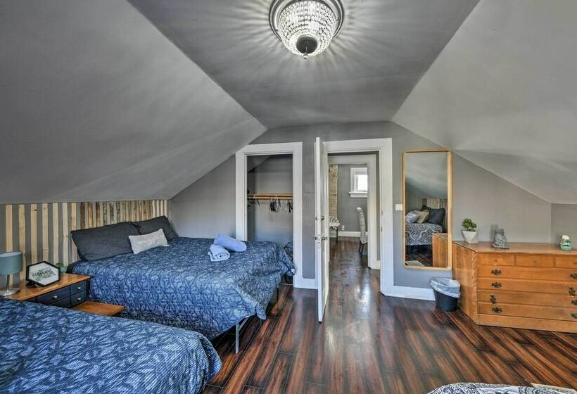 Central Milwaukee Home W/ Hot Tub!