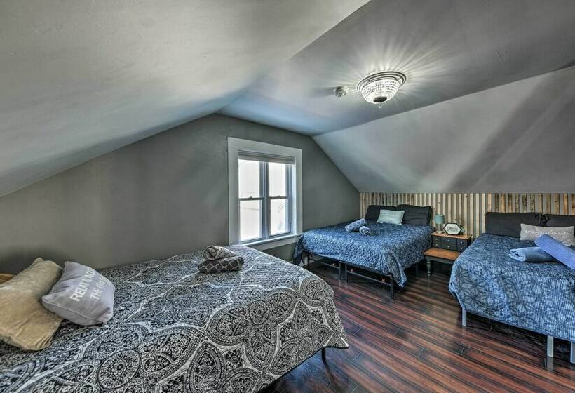 Central Milwaukee Home W/ Hot Tub!