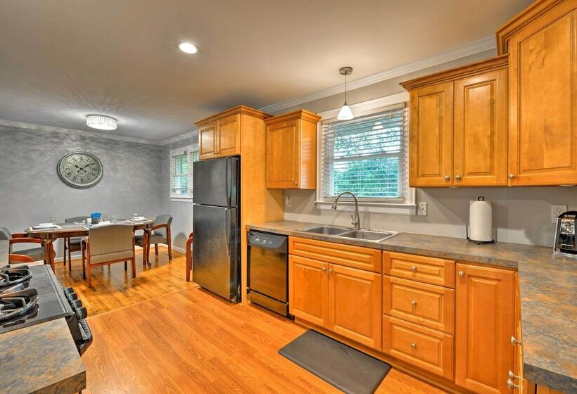 Charlotte Area Home W/ Patio 6 Miles To Downtown