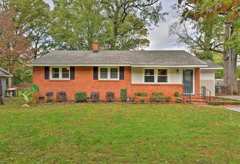 Charlotte Area Home W/ Patio 6 Miles To Downtown