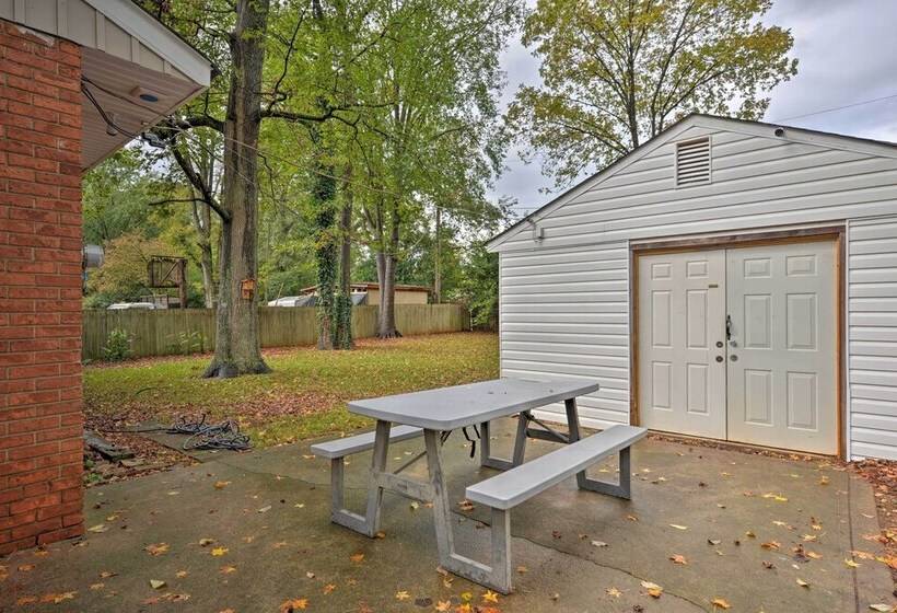 Charlotte Area Home W/ Patio 6 Miles To Downtown