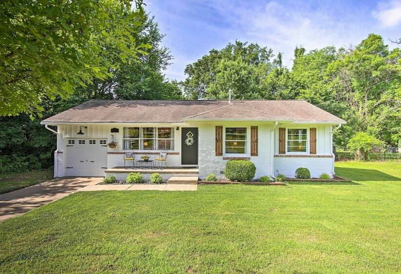 Charming Country Cottage: 5 Mi To Downtown Tulsa!