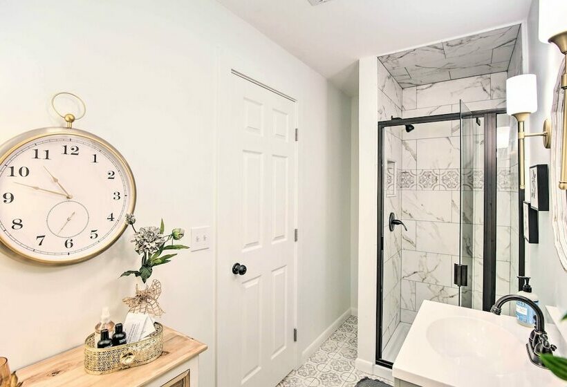 Charming Country Cottage: 5 Mi To Downtown Tulsa!