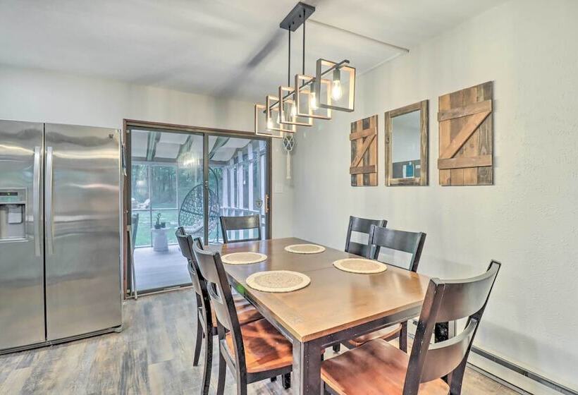 Charming Emerald Lakes Cottage W/ Hot Tub!