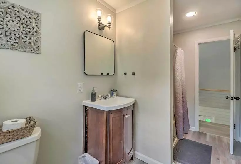 Charming Emerald Lakes Cottage W/ Hot Tub!