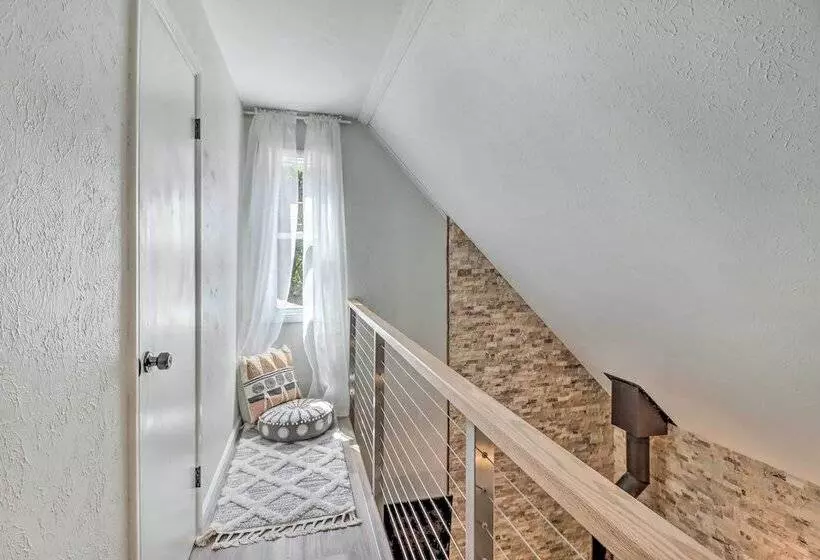 Charming Emerald Lakes Cottage W/ Hot Tub!