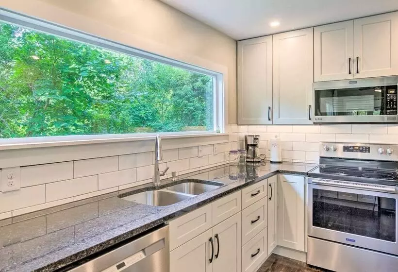 Charming Morganton Hideaway W/ Porch + Deck!