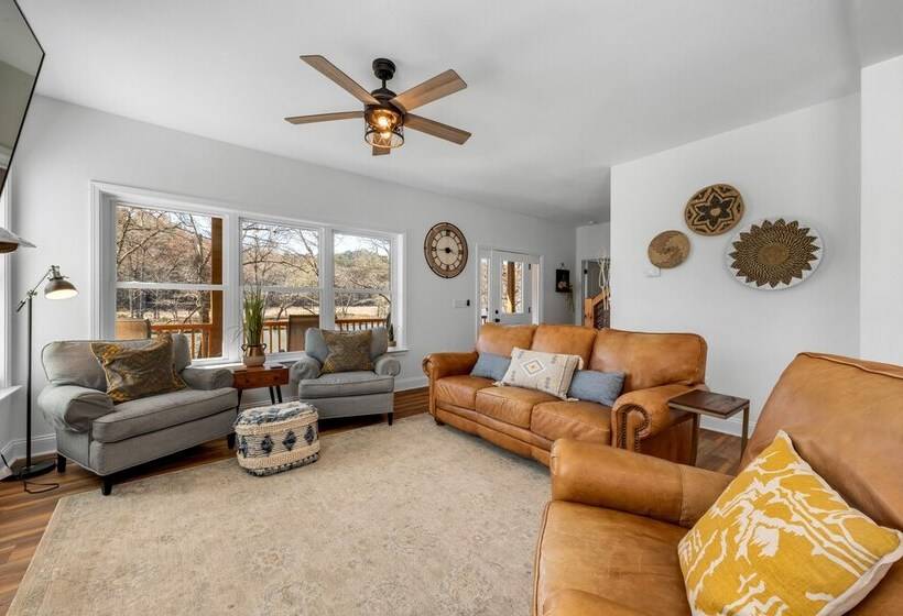 Charming Murphy House With Deck & River Views!