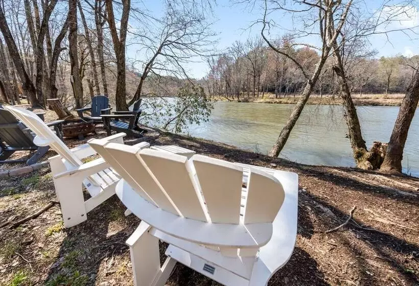 Charming Murphy House With Deck & River Views!