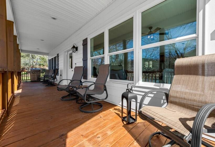 Charming Murphy House With Deck & River Views!