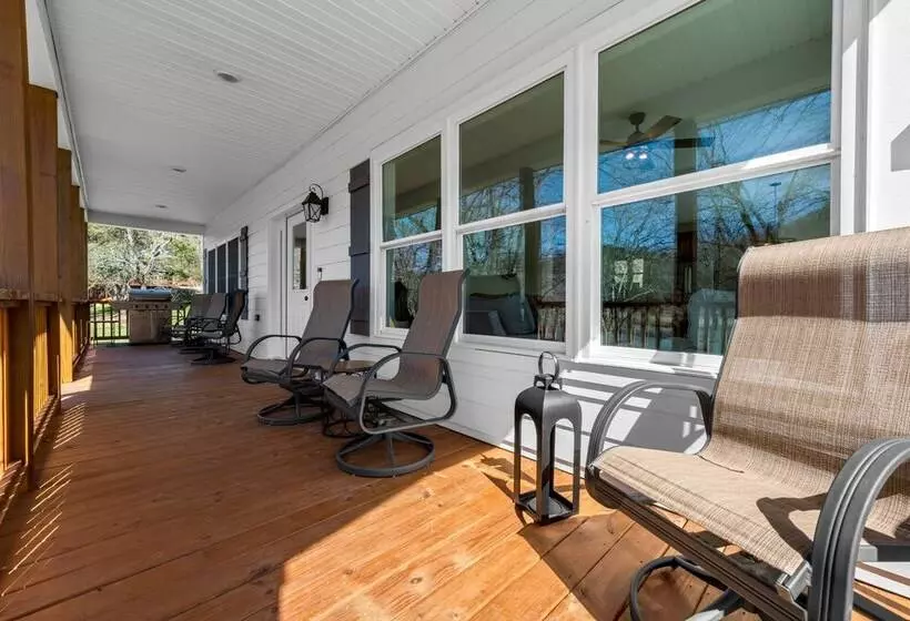 Charming Murphy House With Deck & River Views!
