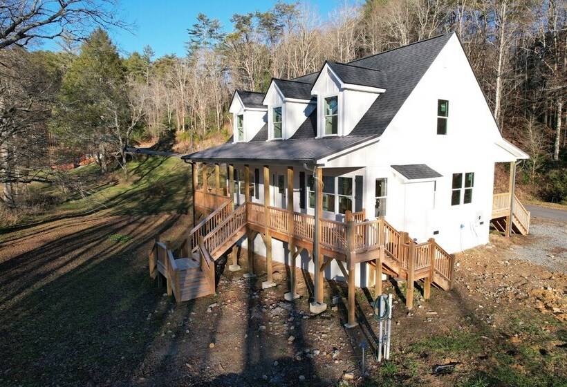 Charming Murphy House With Deck & River Views!