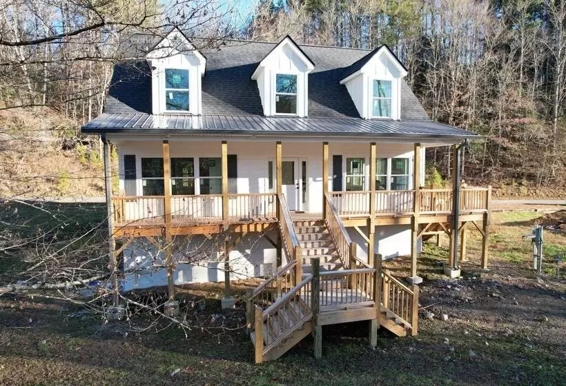Charming Murphy House With Deck & River Views!