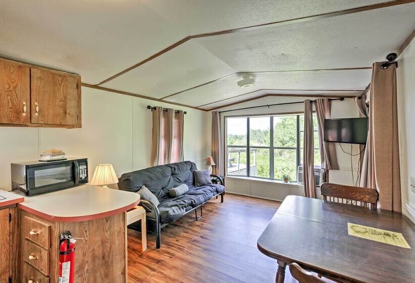 Charming Silver Springs Cabin W/ Forest Views!