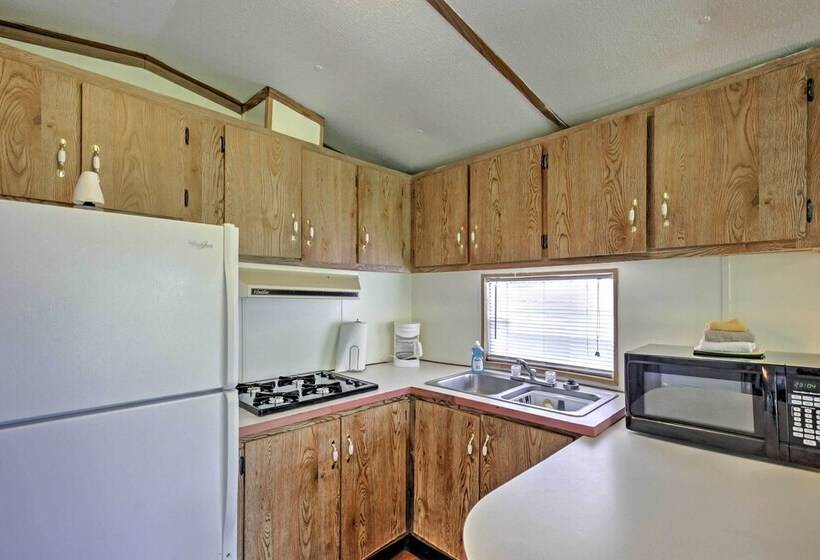 Charming Silver Springs Cabin W/ Forest Views!