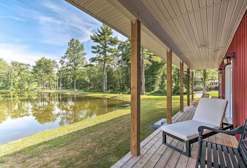 15 Mi To Camelback Mtn: Waterfront Cottage!