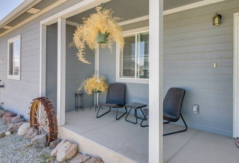 Cozy Colorado Retreat W/ Patio, Grill & Fire Pit!