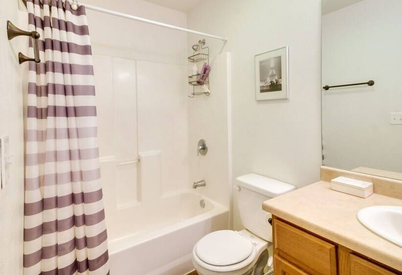 Cozy Colorado Retreat W/ Patio, Grill & Fire Pit!