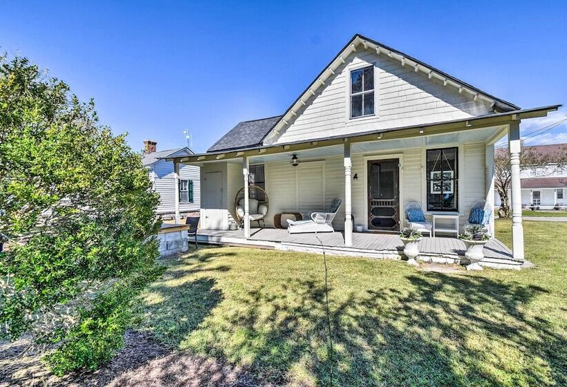 Cozy Currituck Home W/ Fire Pit Near Ferry!