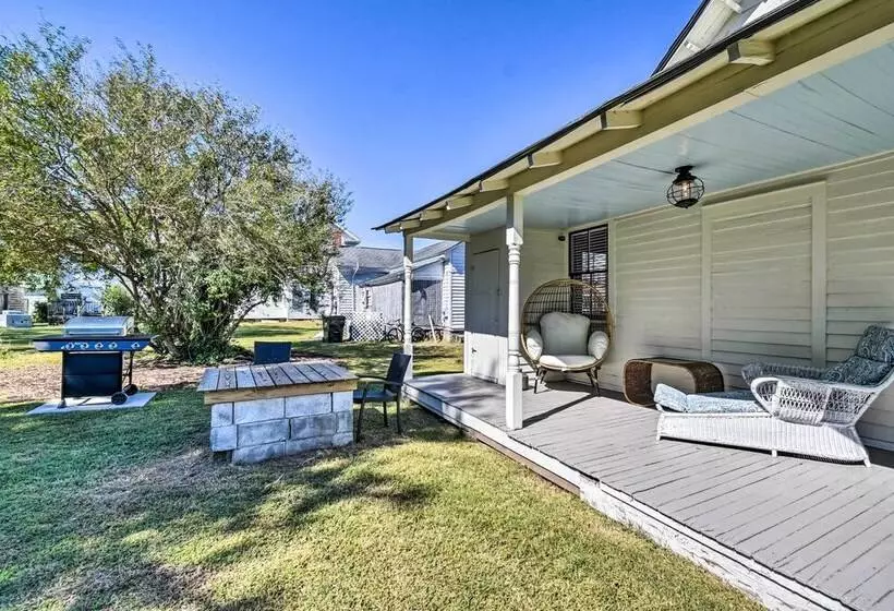 Cozy Currituck Home W/ Fire Pit Near Ferry!