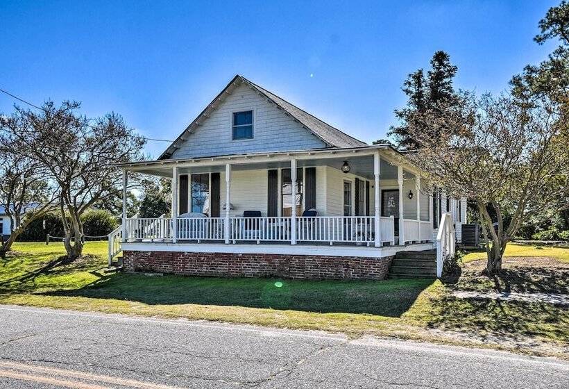 Cozy Currituck Home W/ Fire Pit Near Ferry!