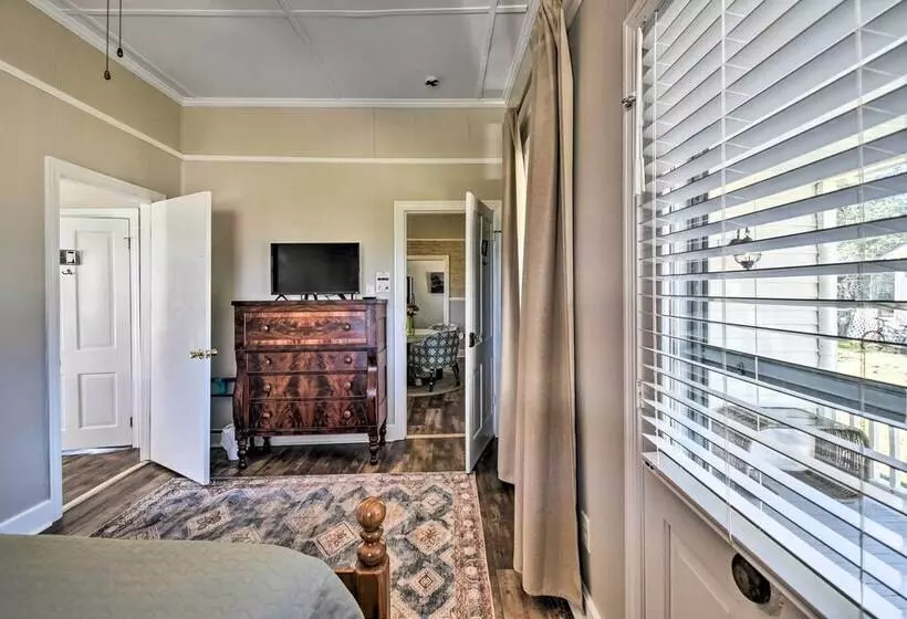 Cozy Currituck Home W/ Fire Pit Near Ferry!