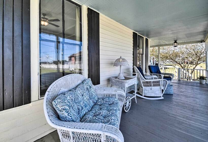 Cozy Currituck Home W/ Fire Pit Near Ferry!