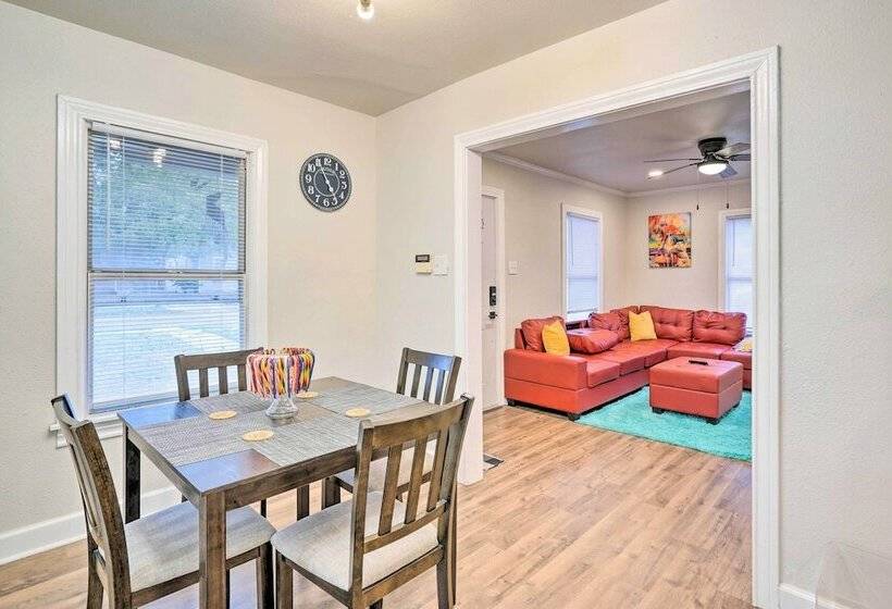 Cozy San Antonio Abode ~ 3 Mi To Downtown!
