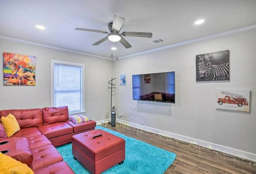 Cozy San Antonio Abode ~ 3 Mi To Downtown!