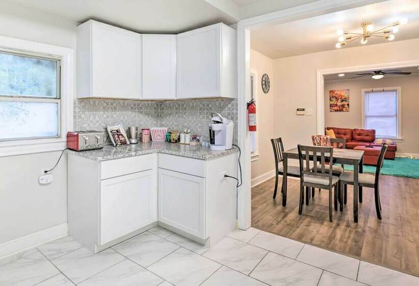 Cozy San Antonio Abode ~ 3 Mi To Downtown!