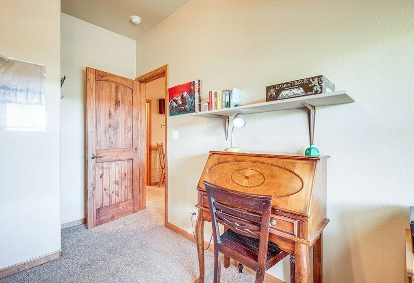 Cozy Ski Cabin W/ Deck Near Taos Ski Valley!