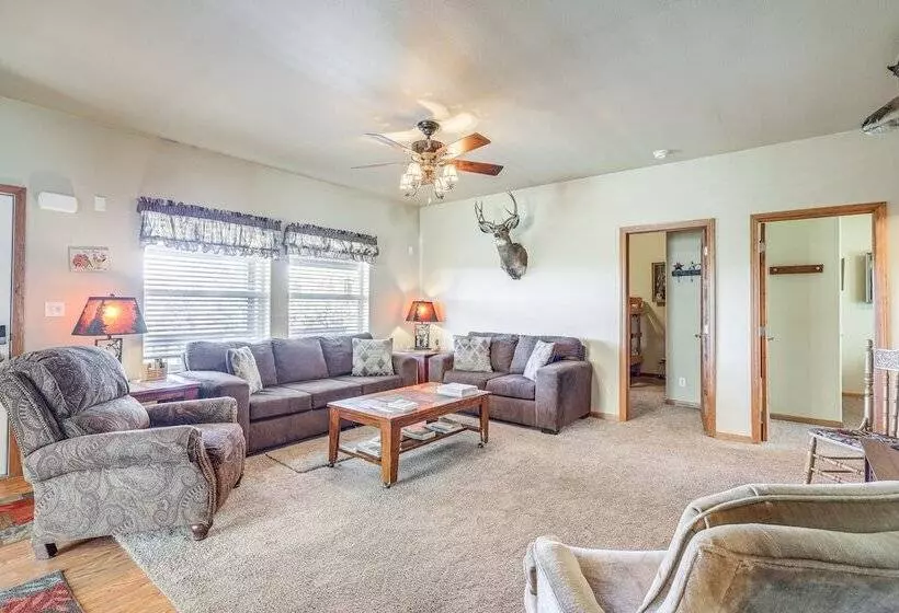 Cozy Ski Cabin W/ Deck Near Taos Ski Valley!