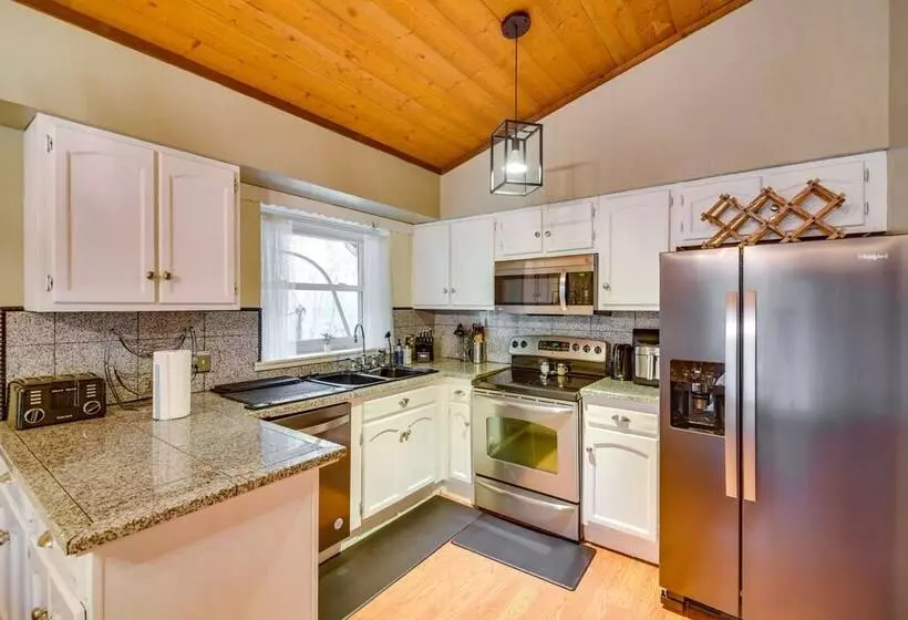 Creekside Cabin: Easy Access To I 70 & Slopes!