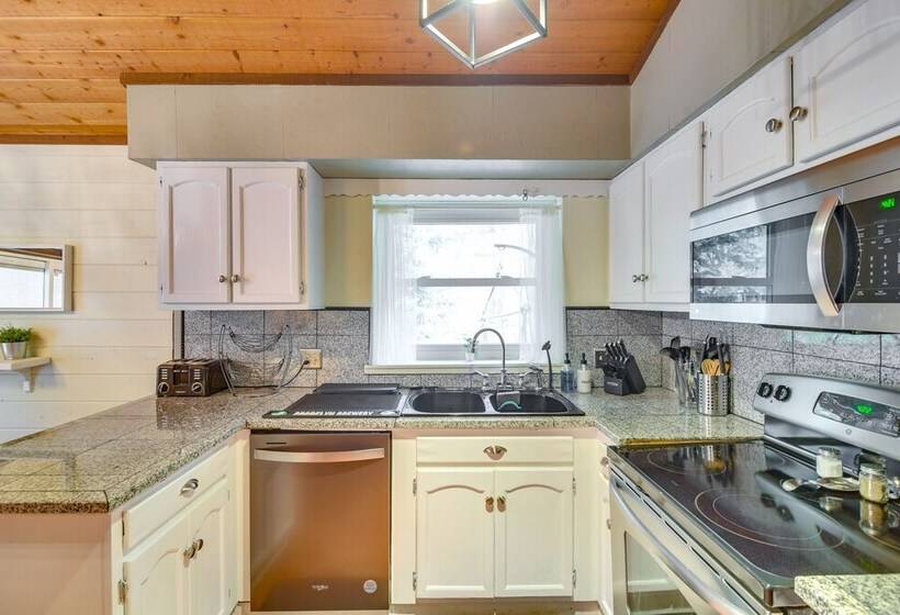 Creekside Cabin: Easy Access To I 70 & Slopes!