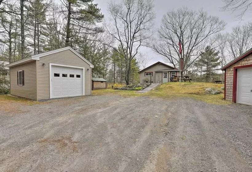 Walk To Marina: Cute Gilford Cottage W/ Grill